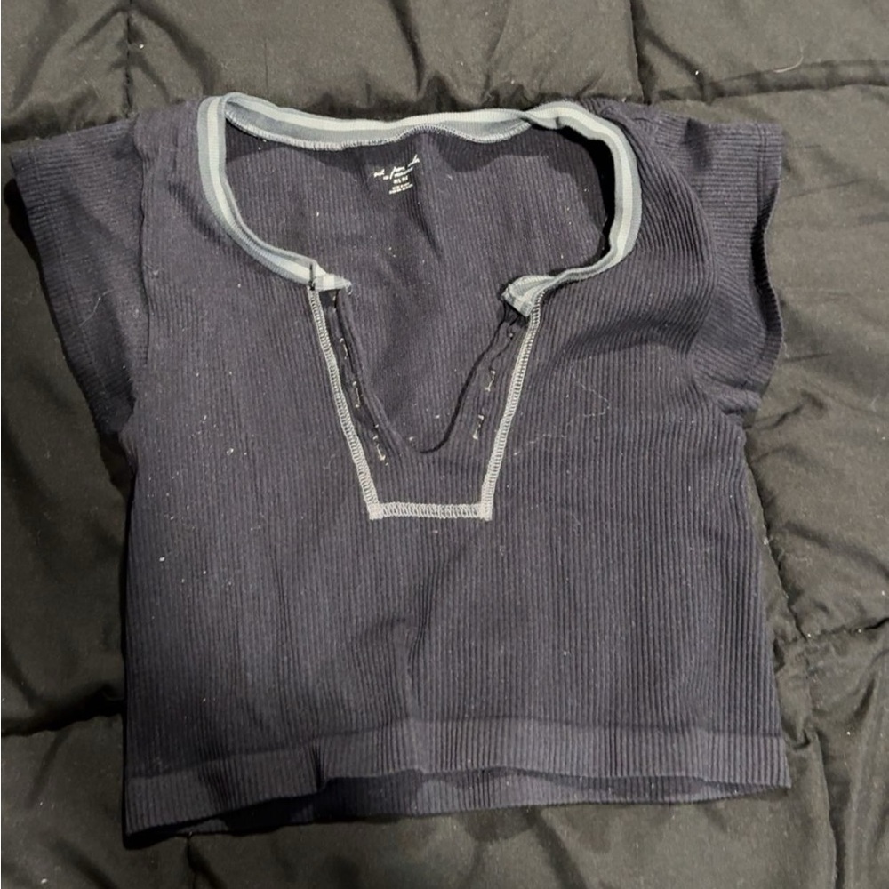 urban outfitters go for gold, black top, worn, size M/L